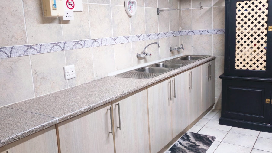 3 Bedroom Property for Sale in Twee Kuilen Western Cape
